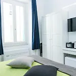 Lia Rooms
