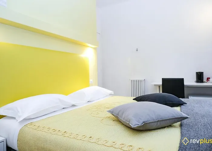 Lia Rooms